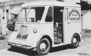 Marmon-Herrington DeliVr-All Van '1946